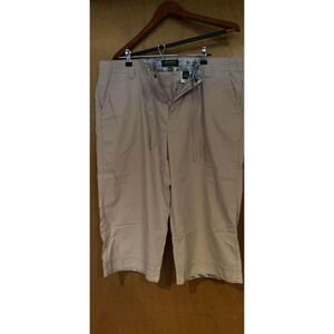 Eddie Bauer Capri pants Color tan size 18 like new